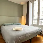 New Deco Apt With 2 Bdrs 1 Mn To Metro Voltaire